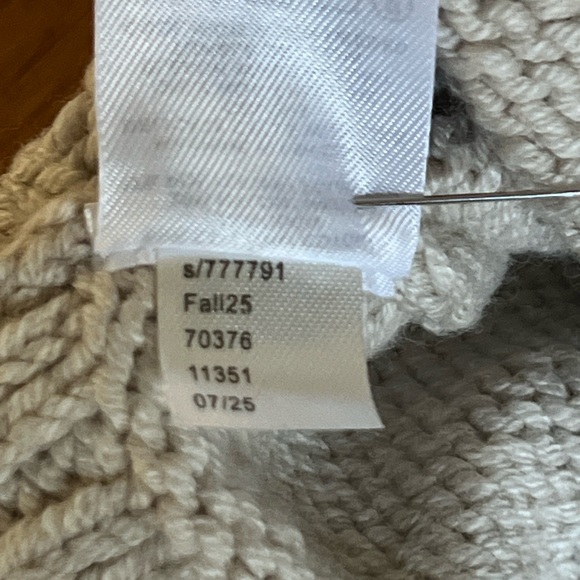 NWOT LOFT Cropped Cardigan - Picture 11 of 11